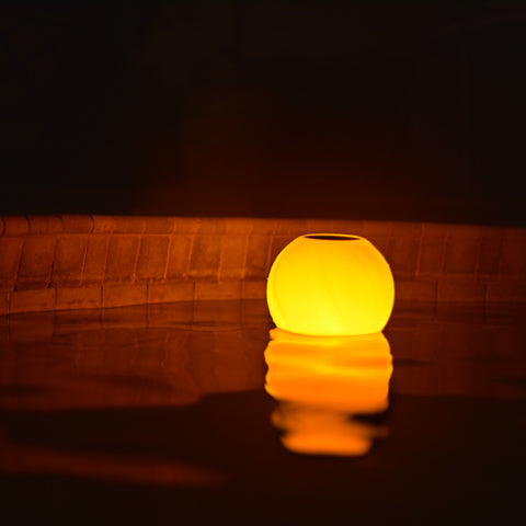 SolarGLO Lantern 4001 in water